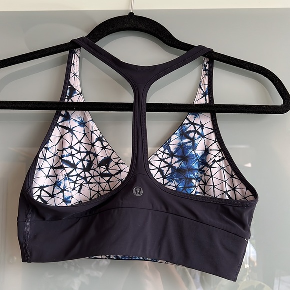lululemon Reversible Sports Bra in Navy/Print - Picture 2 of 6